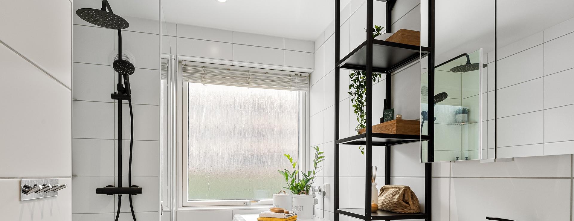 Geschäft Für Duschzubehör -Geschäft Für Duschzubehör real estate 9108327 1920